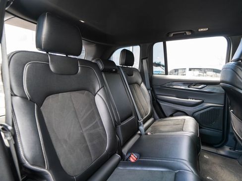 Used 2023 Jeep Grand Cherokee Altitude AWD/4WD image 34