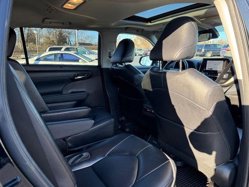 Certified 2023 Toyota Highlander XLE image 14