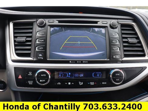 Used 2016 Toyota Highlander Limited image 16