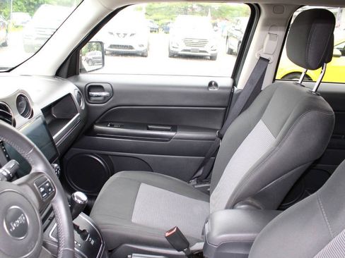 Used 2013 Jeep Patriot Latitude w/ Sun/Sound Group AWD/4WD image 14