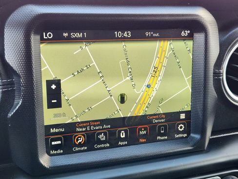 Used 2020 Jeep Wrangler Unlimited Sahara AWD/4WD image 26