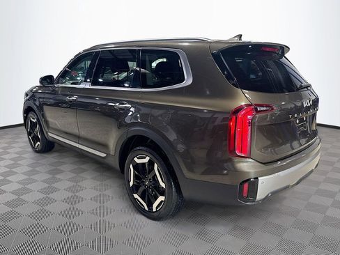 Used 2025 Kia Telluride S image 8