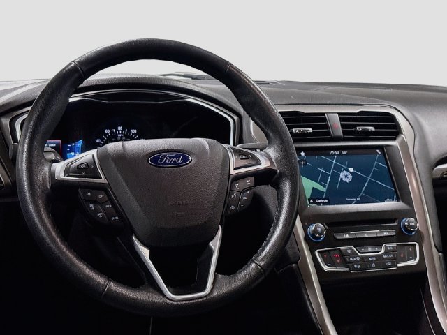 Used 2017 Ford Fusion SE w/ Fusion SE Technology Package AWD/4WD image 18