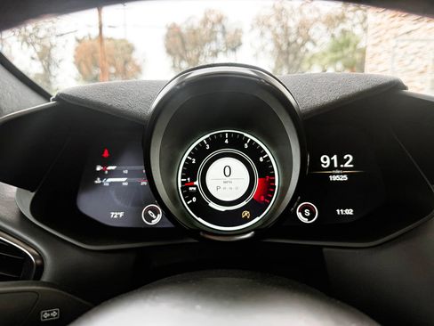 Used 2023 Aston Martin V8 Vantage Coupe RWD image 17