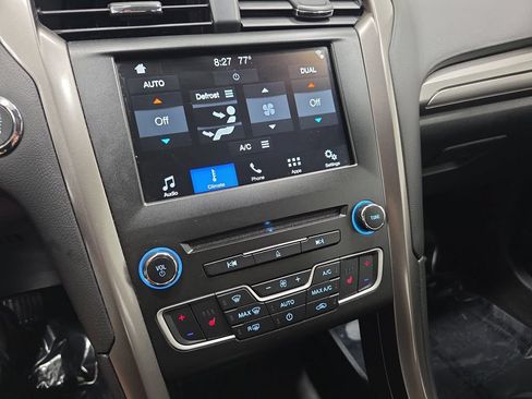 Used 2017 Ford Fusion SE w/ Fusion SE Technology Package FWD image 24