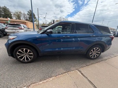 Used 2022 Ford Explorer ST-Line w/ Class IV Trailer Tow Package AWD/4WD image 4