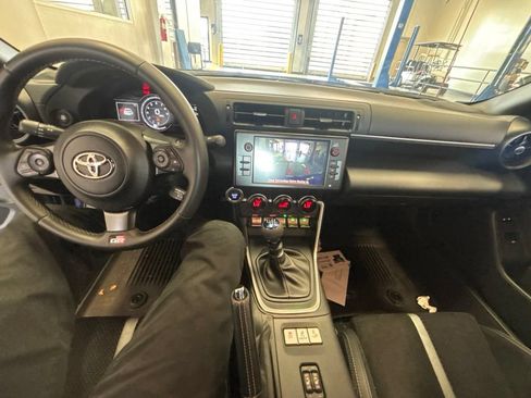 Used 2024 Toyota GR86 Premium RWD image 4