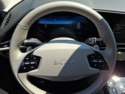 Used 2023 Kia Niro Wind w/ Wind Preserve Package FWD image 18