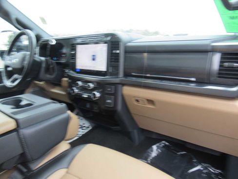Used 2024 Ford F250 Lariat image 17