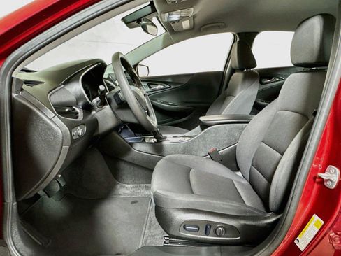Certified 2025 Chevrolet Malibu LT FWD image 19