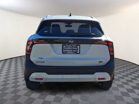 New 2026 Nissan Kicks SR w/ SR Premium Package image 5