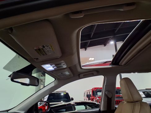 Used 2014 Toyota RAV4 Limited w/ Technology Package AWD/4WD image 15