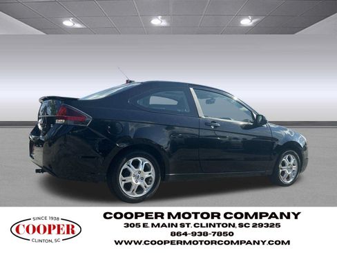 Used 2010 Ford Focus SE FWD image 5