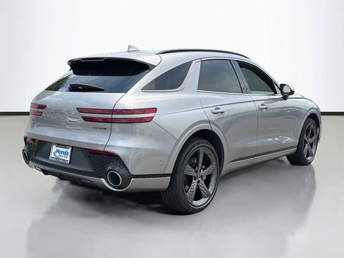 Used 2022 Genesis GV70 3.5T Sport w/ Sport Prestige Package AWD/4WD image 6