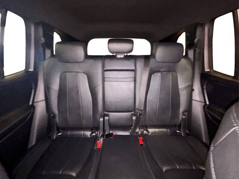 Used 2021 Mercedes-Benz GLB 250 4MATIC image 24