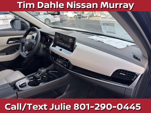 Used 2025 Nissan Rogue SL w/ SL Premium Package AWD/4WD image 17