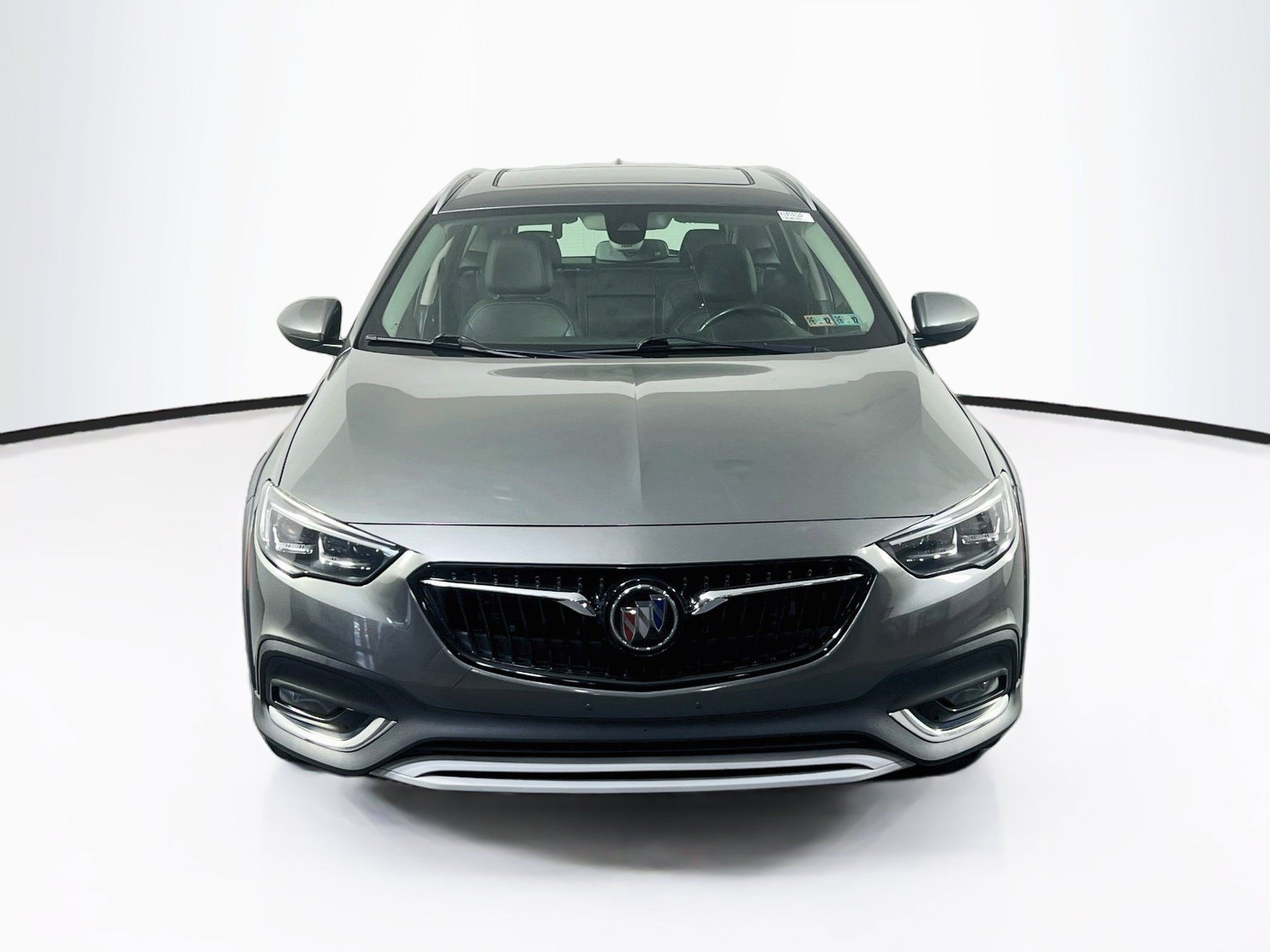 Used 2019 Buick Regal Essence w/ Driver Confidence Package I AWD/4WD image 2