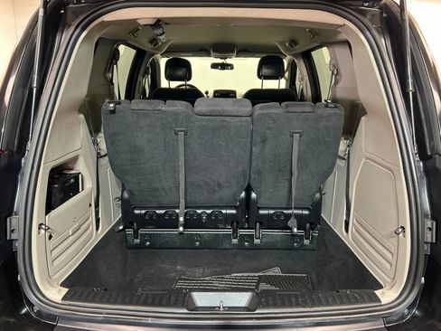 Used 2014 Dodge Grand Caravan American Value Package w/ UConnect Hands-Free Group image 22