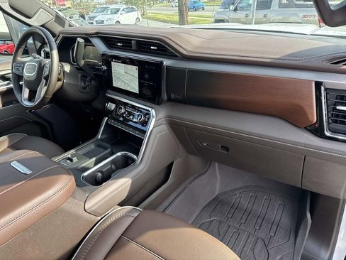 Used 2024 GMC Sierra 2500 Denali w/ Denali Reserve Package image 13