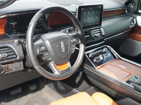 Used 2019 Lincoln Navigator L Reserve AWD/4WD image 9