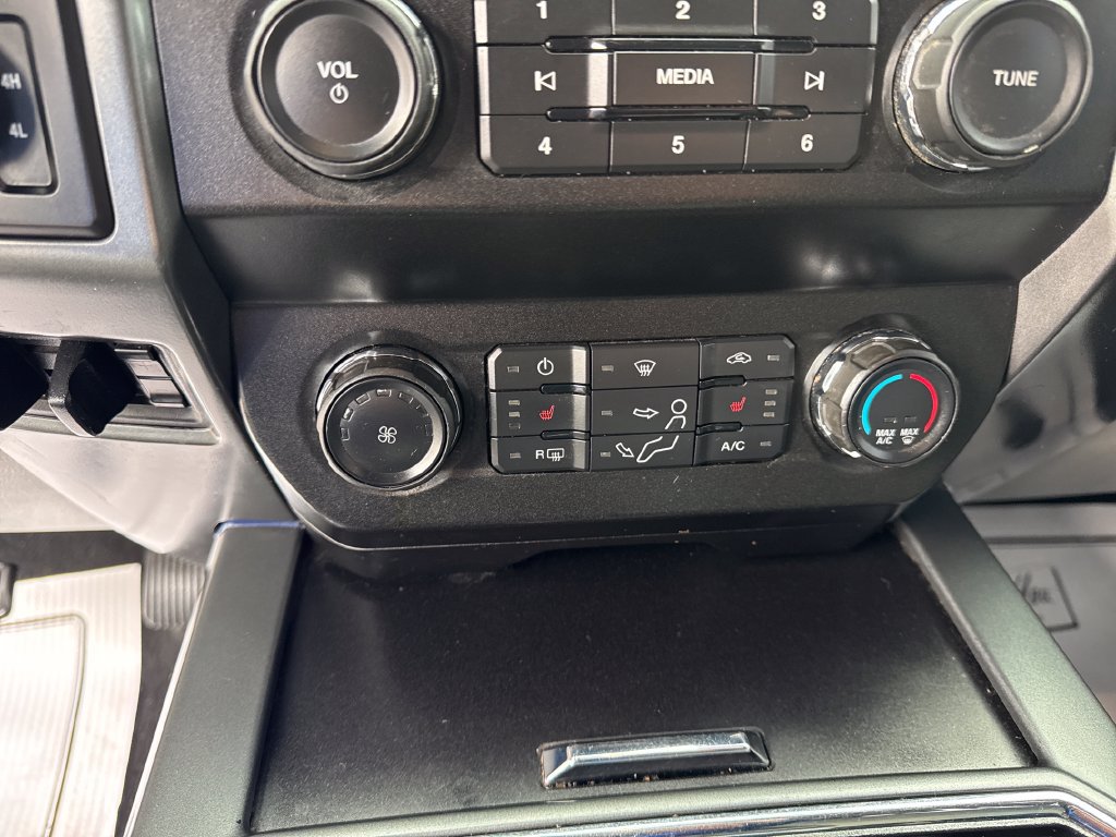 Used 2020 Ford F250 XLT w/ XLT Premium Package AWD/4WD image 18