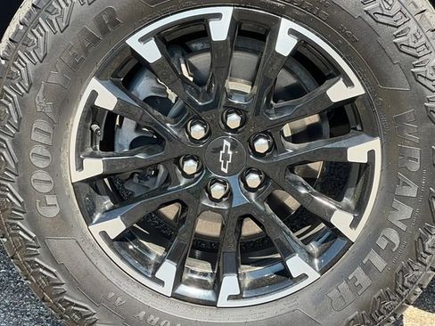 Used 2024 Chevrolet Traverse Z71 AWD/4WD image 8