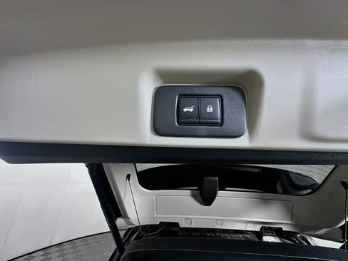 Used 2023 Nissan Ariya image 31