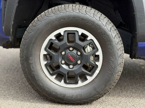 Used 2025 Toyota Tacoma TRD Off-Road w/ TRD Off Road Upgrade Package AWD/4WD image 9