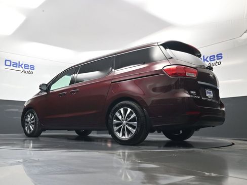 Used 2017 Kia Sedona SX image 41