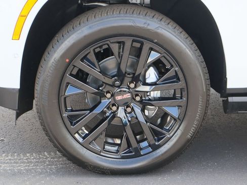New 2026 GMC Yukon XL Denali w/ Sun & Power Step Package AWD/4WD image 28
