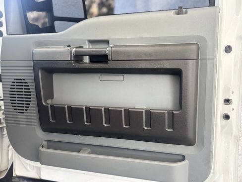 Used 2011 Ford F250 XLT w/ XLT Interior Pkg image 21