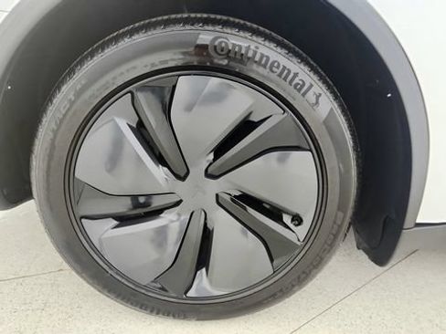 Used 2026 Tesla Model Y AWD image 69