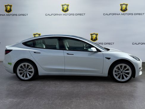 Used 2023 Tesla Model 3 Standard Range image 4