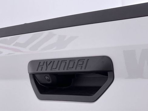 Used 2025 Hyundai Santa Cruz SE image 26