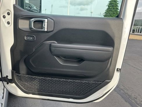 Used 2023 Jeep Gladiator Sport S image 17