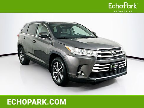 Used 2019 Toyota Highlander XLE image 1