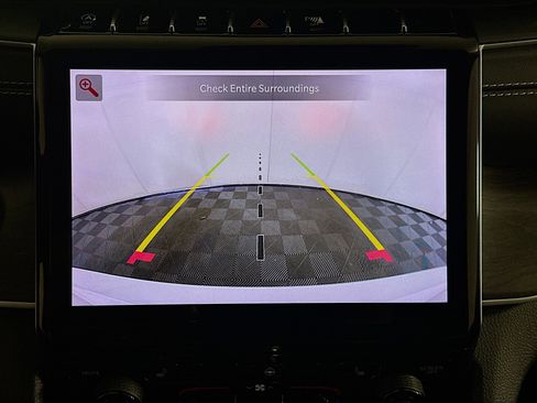 Used 2023 Jeep Grand Cherokee Limited w/ Black Appearance Package image 22