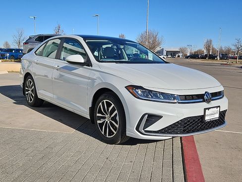 New 2026 Volkswagen Jetta SE image 5