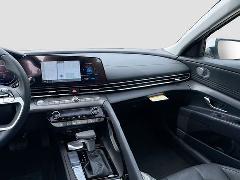 New 2026 Hyundai Elantra Limited image 25