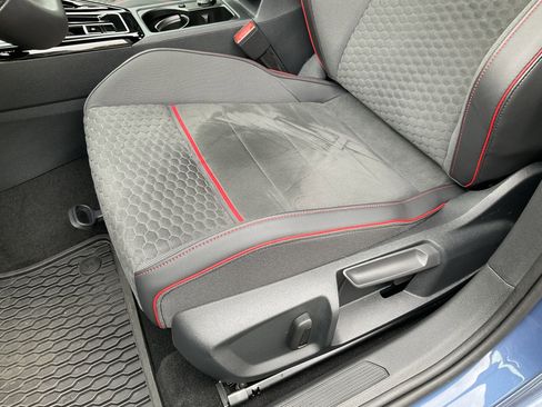 Used 2025 Volkswagen GTI SE FWD image 28