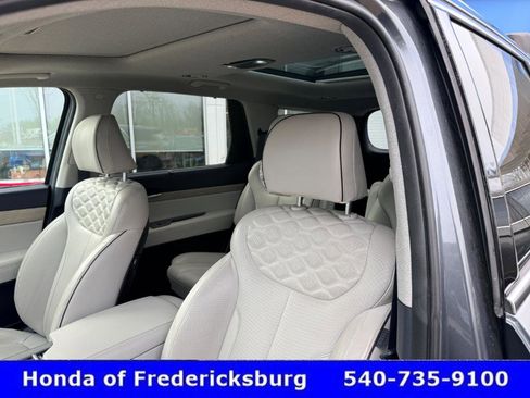 Used 2022 Hyundai Palisade Limited w/ Winter Package image 38