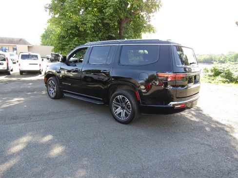 Used 2024 Jeep Wagoneer Series II AWD/4WD image 6