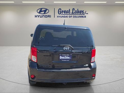 Used 2015 Scion xB FWD image 4