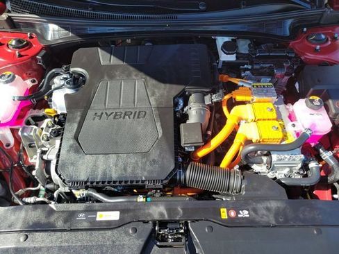 Certified 2025 Hyundai Elantra Hybrid FWD image 33