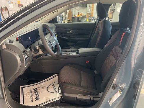New 2026 Nissan Sentra SR w/ Floor Mat Package FWD image 26