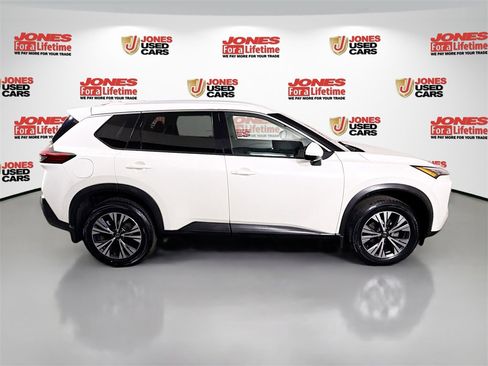 Certified 2021 Nissan Rogue SV w/ Premium Package image 18