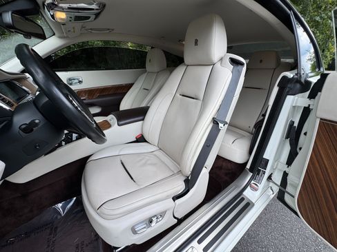 Used 2017 Rolls-Royce Wraith RWD image 29