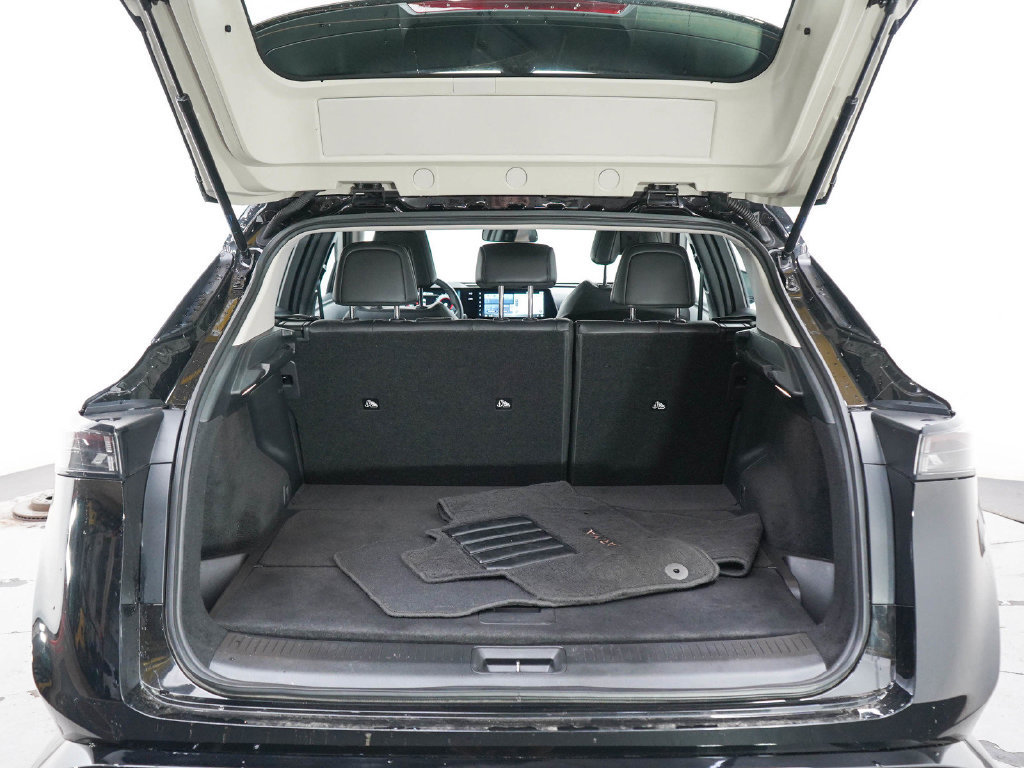 Used 2024 Nissan Ariya AWD image 16