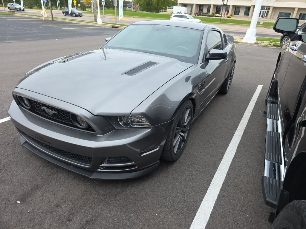 Used 2014 Ford Mustang GT Premium w/ Comfort Package RWD image 2