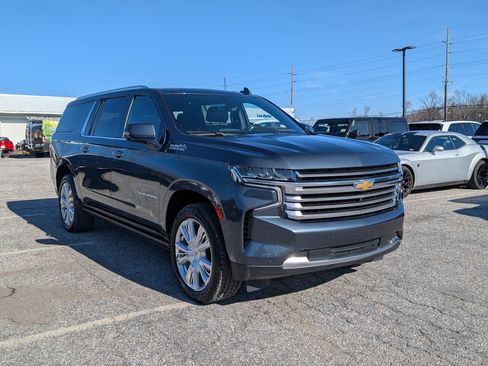 Used 2021 Chevrolet Suburban High Country w/ Premium Package image 7